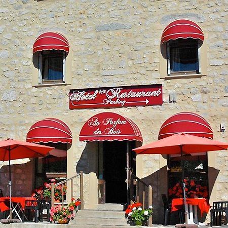 Au Parfum Des Bois Hotel Saint-Cirgues-en-Montagne ภายนอก รูปภาพ