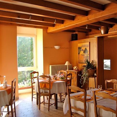 Au Parfum Des Bois Hotel Saint-Cirgues-en-Montagne ภายนอก รูปภาพ