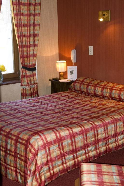 Au Parfum Des Bois Hotel Saint-Cirgues-en-Montagne ห้อง รูปภาพ