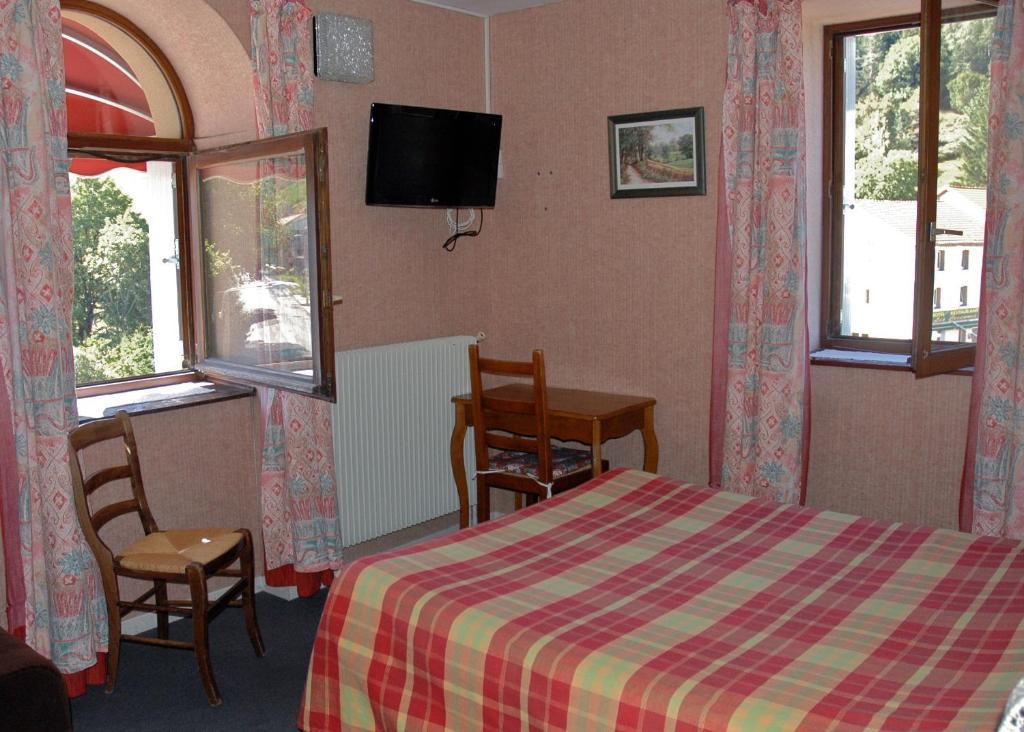 Au Parfum Des Bois Hotel Saint-Cirgues-en-Montagne ห้อง รูปภาพ
