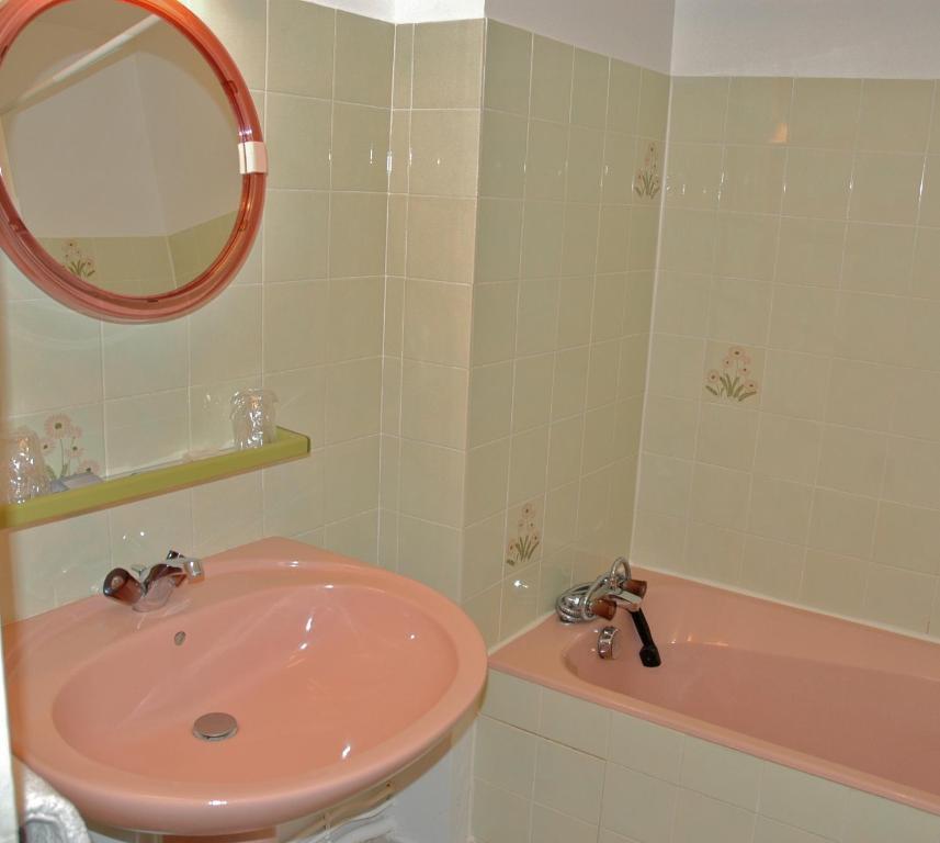 Au Parfum Des Bois Hotel Saint-Cirgues-en-Montagne ห้อง รูปภาพ