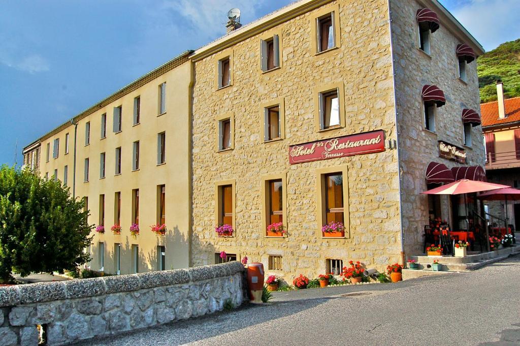Au Parfum Des Bois Hotel Saint-Cirgues-en-Montagne ภายนอก รูปภาพ