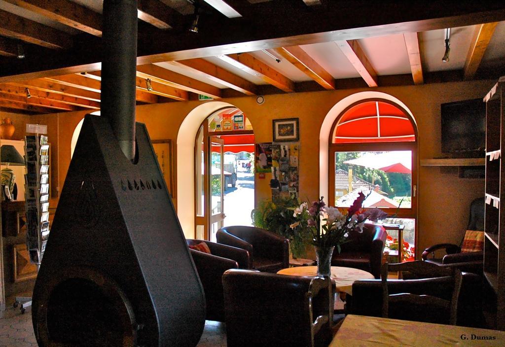 Au Parfum Des Bois Hotel Saint-Cirgues-en-Montagne ภายนอก รูปภาพ