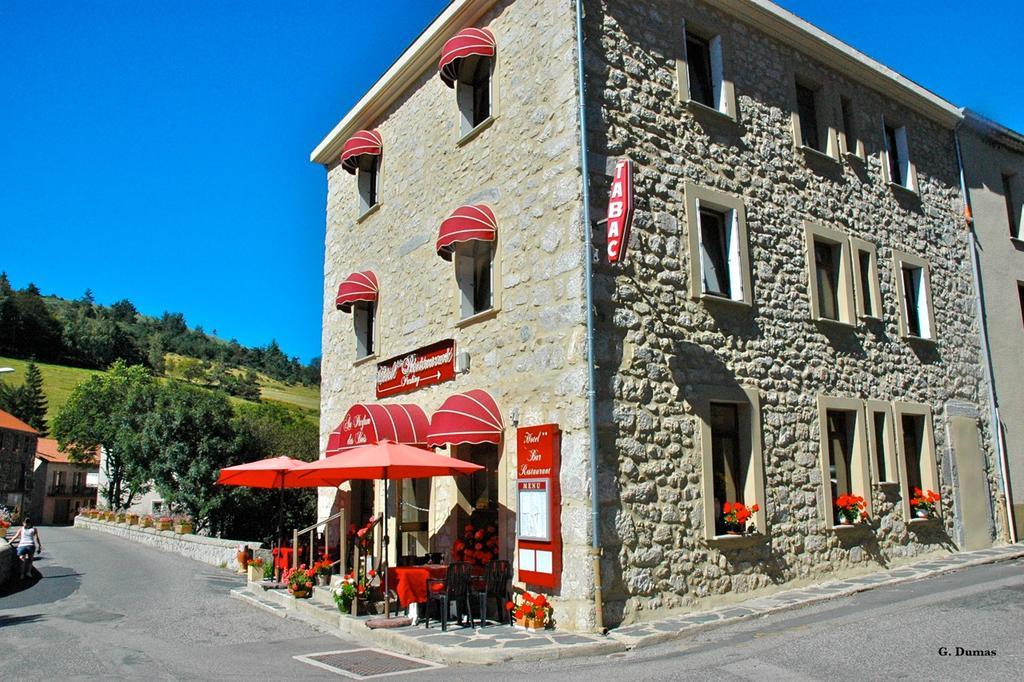 Au Parfum Des Bois Hotel Saint-Cirgues-en-Montagne ภายนอก รูปภาพ