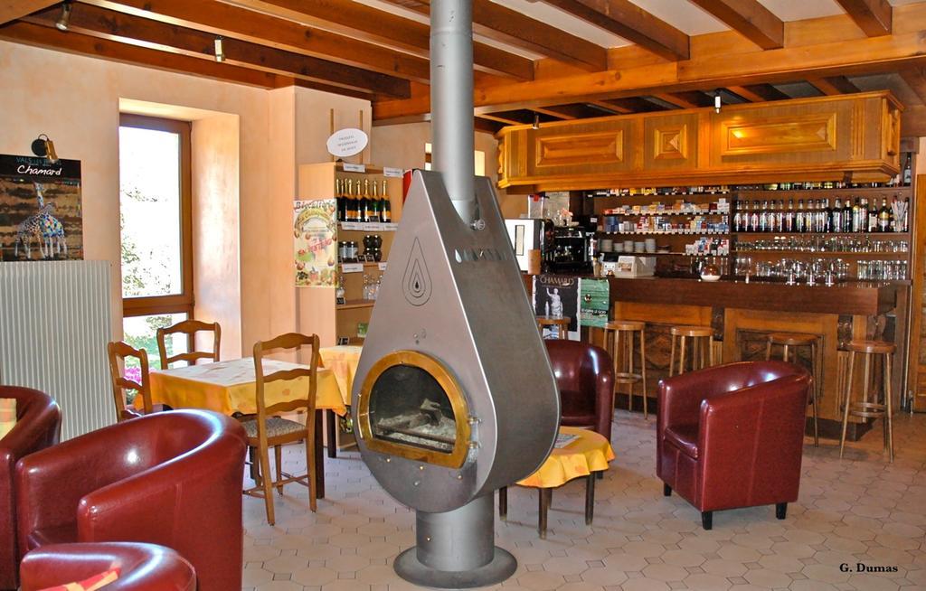 Au Parfum Des Bois Hotel Saint-Cirgues-en-Montagne ภายนอก รูปภาพ