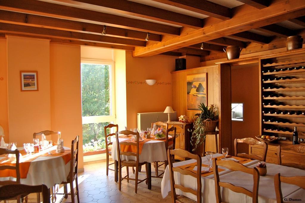 Au Parfum Des Bois Hotel Saint-Cirgues-en-Montagne ภายนอก รูปภาพ